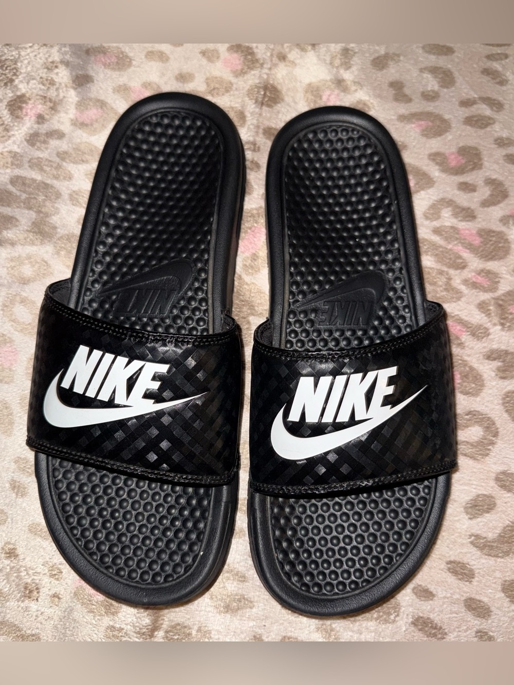Nike Benassi JDI Black & White Slides Women’s Size 10 Preowned